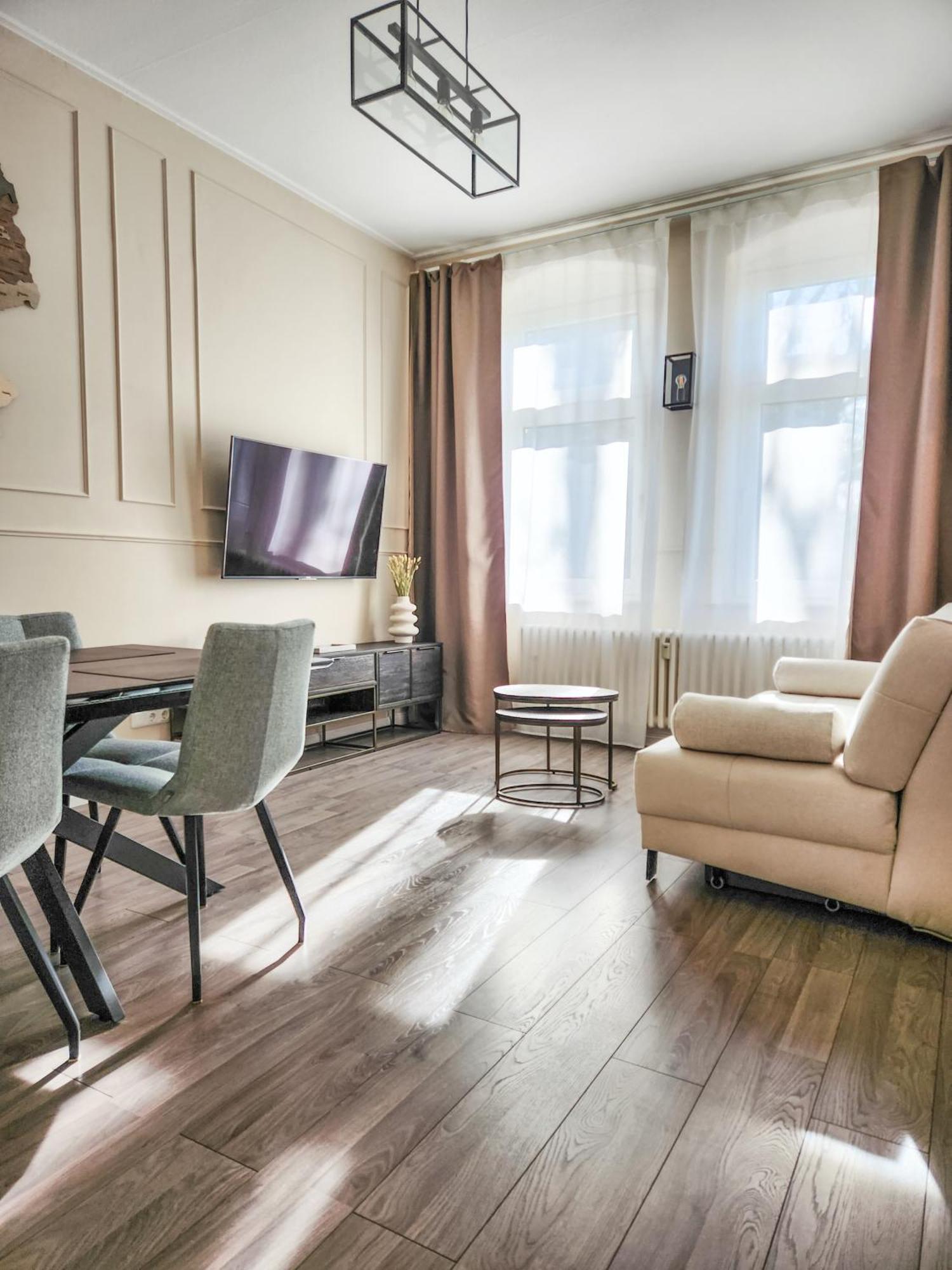 Geli Homes L1 - 2X Zimmer, 2X Kingsize Bett, 1 Bis 4 Personen, Parkplatz, Tv, Wifi, Top Kueche, Kaffee, Tee Lünen Exteriér fotografie